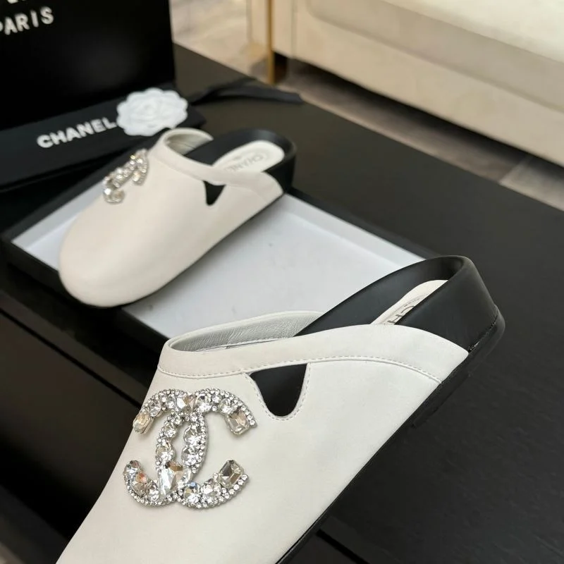 TechFriendly Chanel Slippers 17374