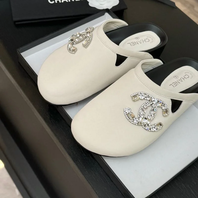 TechFriendly Chanel Slippers 17374