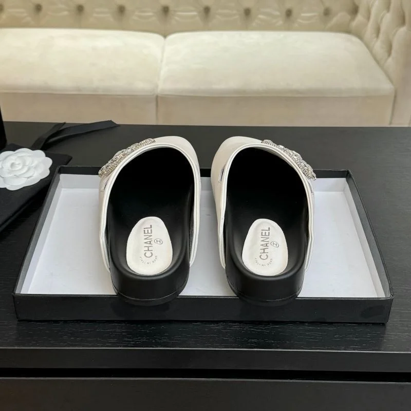 TechFriendly Chanel Slippers 17374