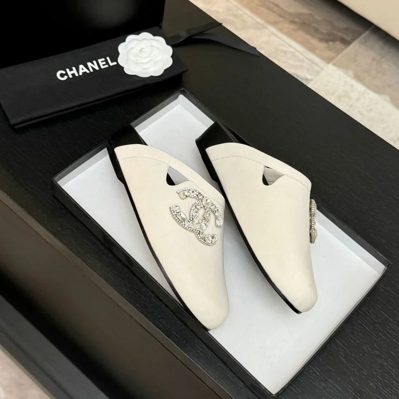 TechFriendly Chanel Slippers 17374