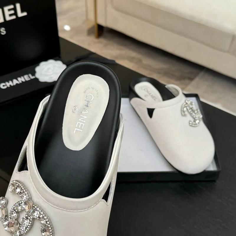 TechFriendly Chanel Slippers 17374