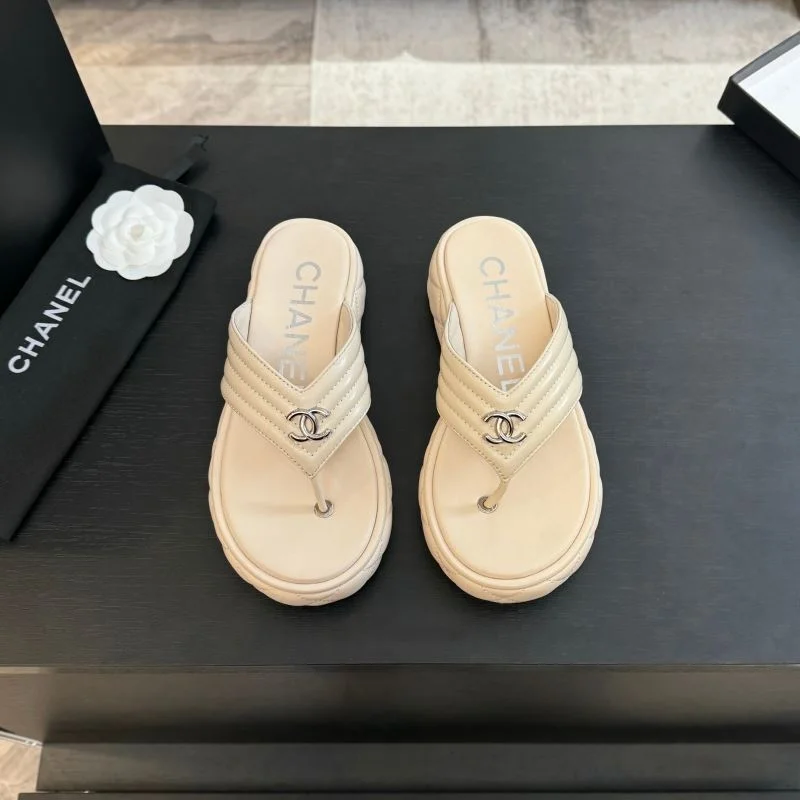 Refined Chanel Slippers 17321