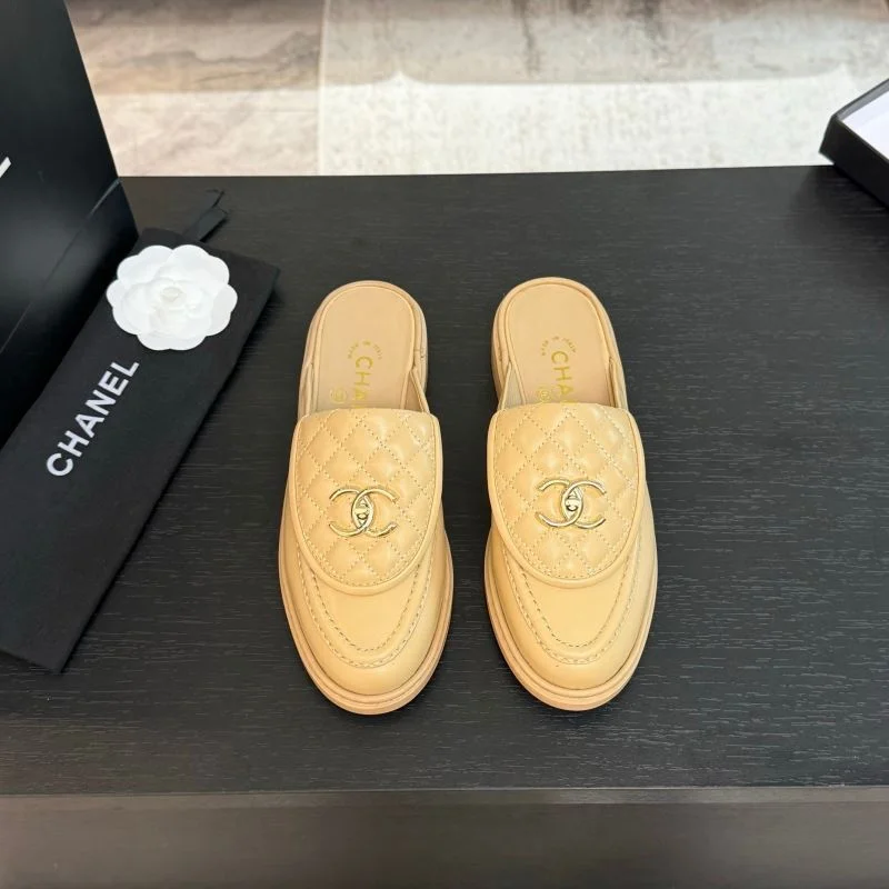 Trendsetting Chanel Slippers 17353