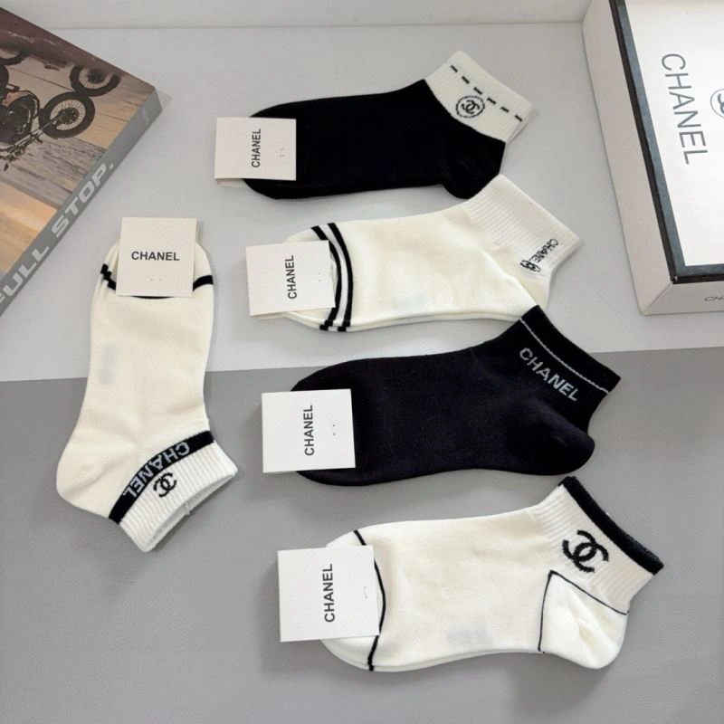 Comfortable Chanel Socks 273384