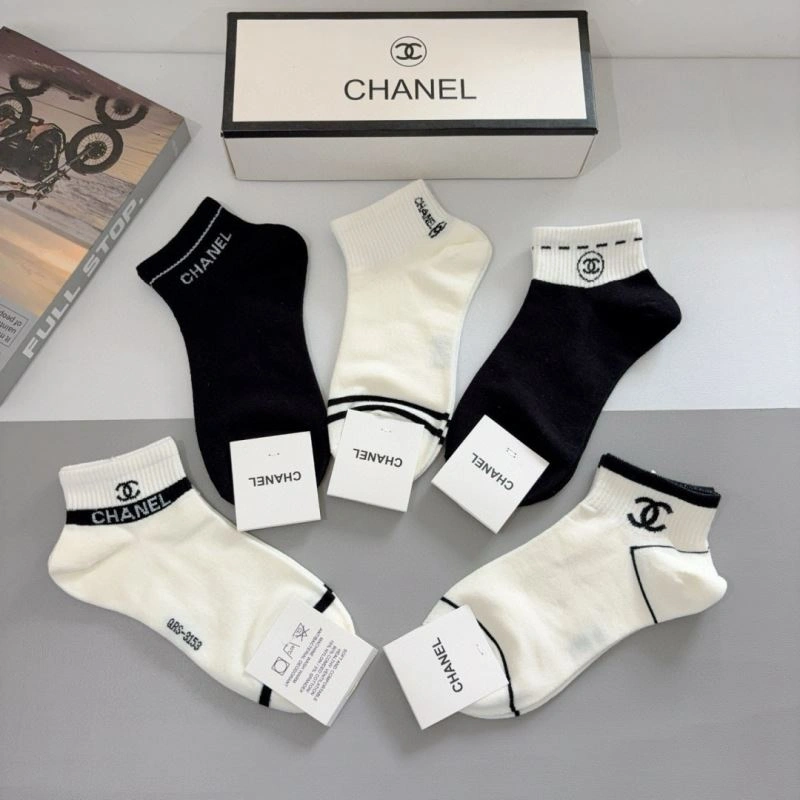 Comfortable Chanel Socks 273384