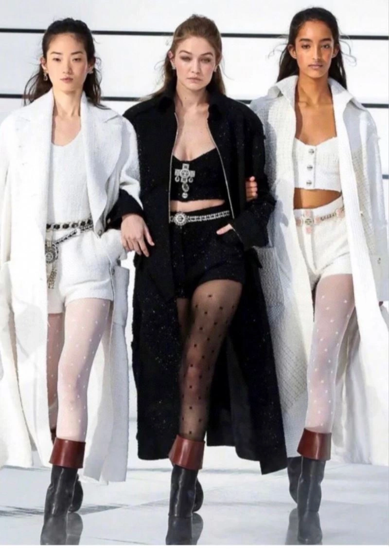 Chanel Socks EyeCatching 273995