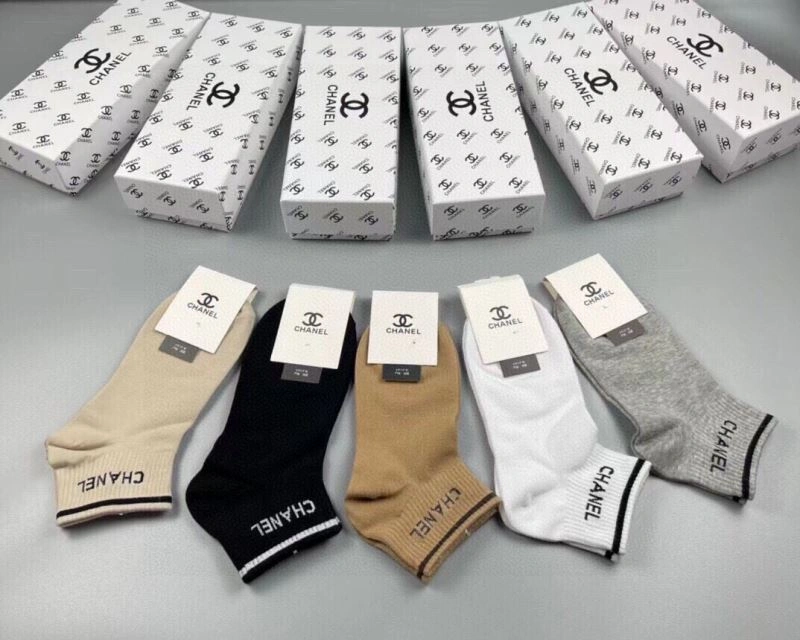 Comfortable Chanel Socks 273964
