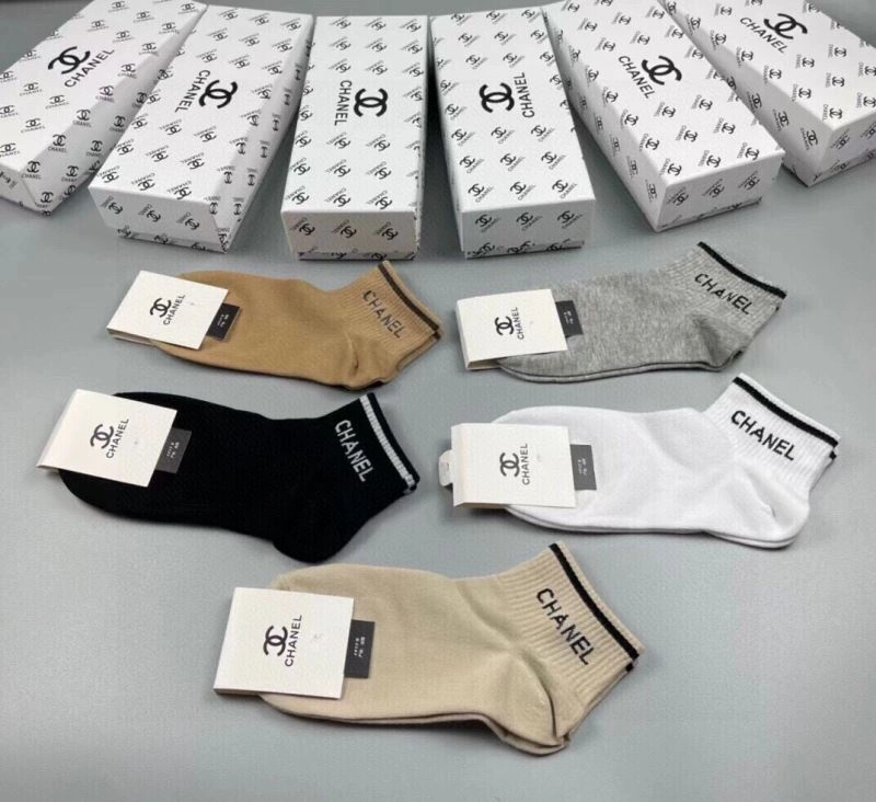 Comfortable Chanel Socks 273964