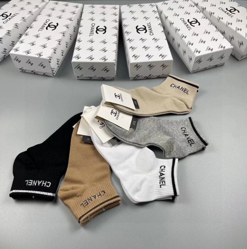 Comfortable Chanel Socks 273964