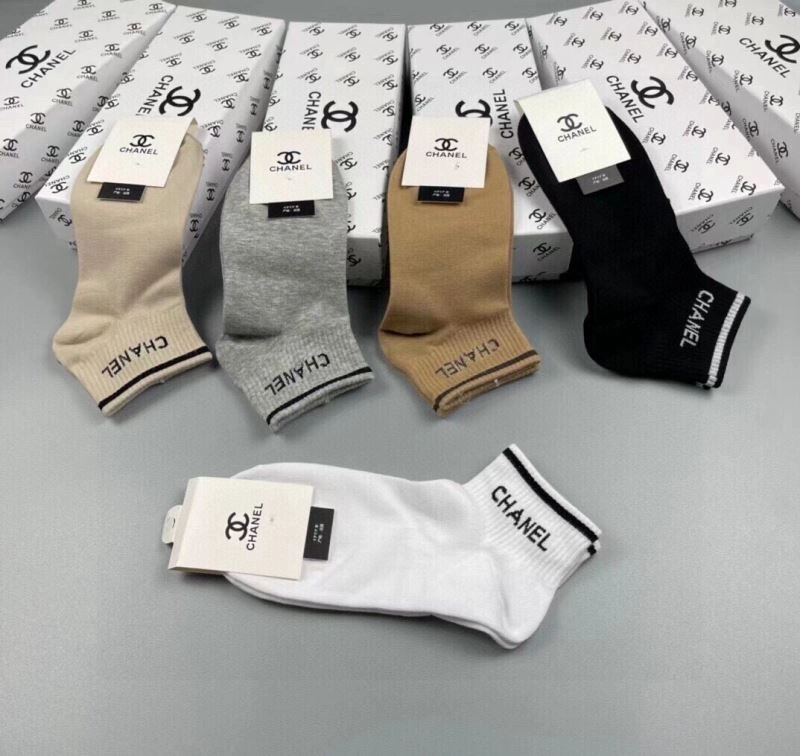Comfortable Chanel Socks 273964