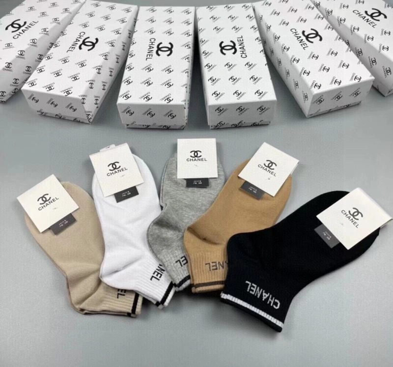 Comfortable Chanel Socks 273964
