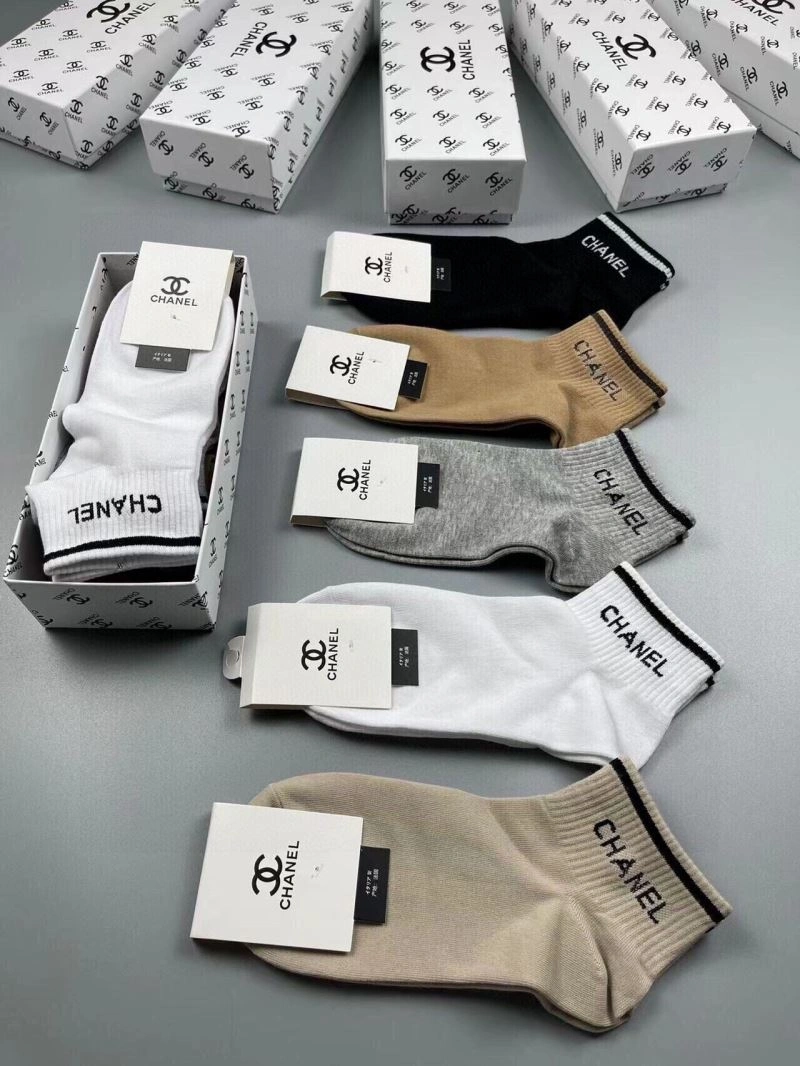 Comfortable Chanel Socks 273964