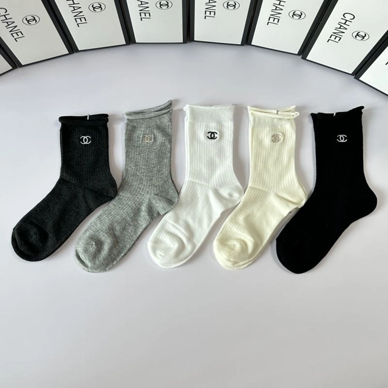 EyeCatching Chanel Socks 273902