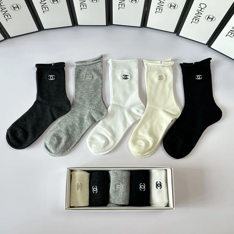 EyeCatching Chanel Socks 273902