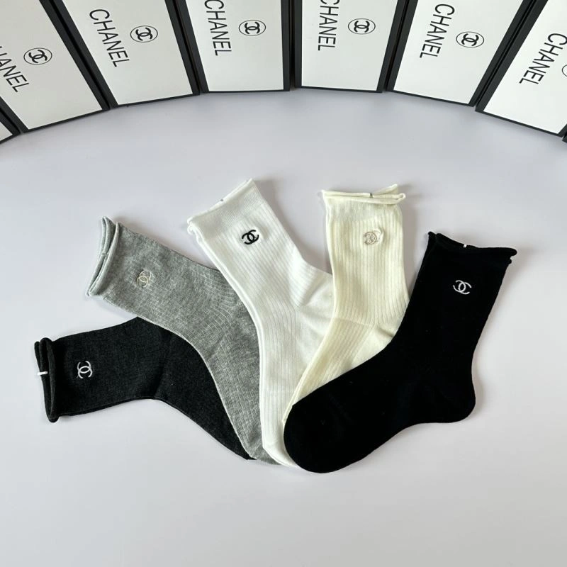 EyeCatching Chanel Socks 273902
