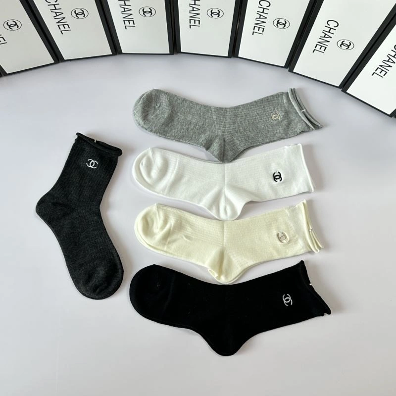 EyeCatching Chanel Socks 273902