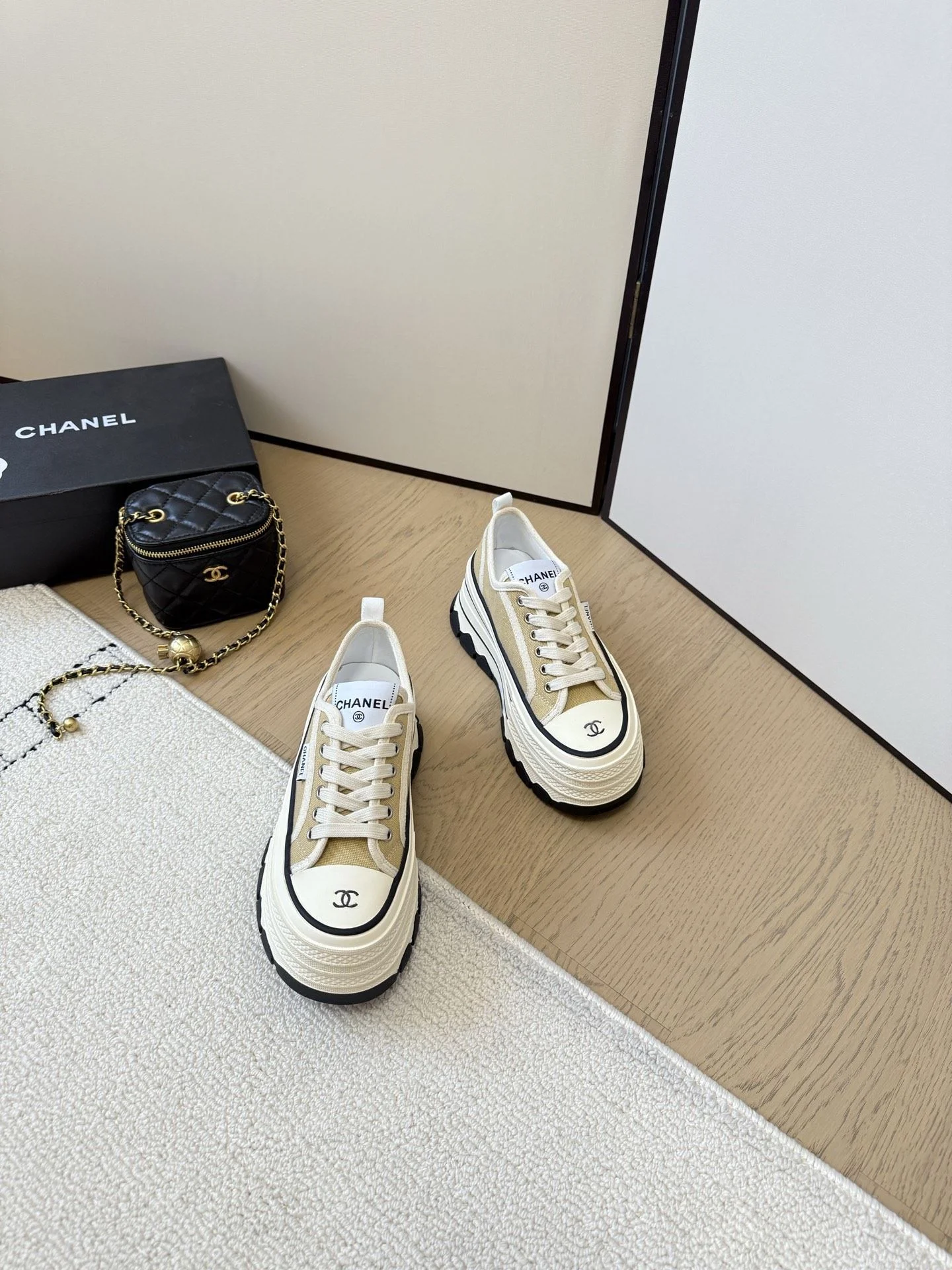 NewStyle Chanel Sport Shoes 17286