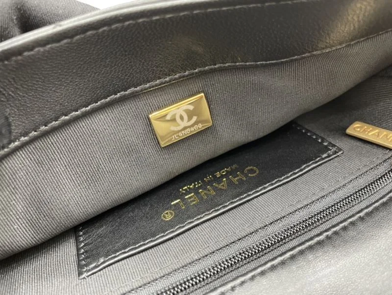 Neat Chanel Stachel Bags 54619