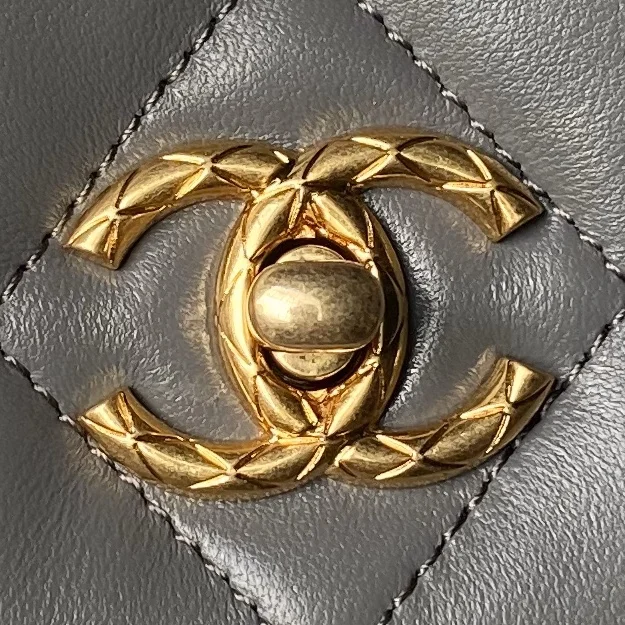 Neat Chanel Stachel Bags 54470