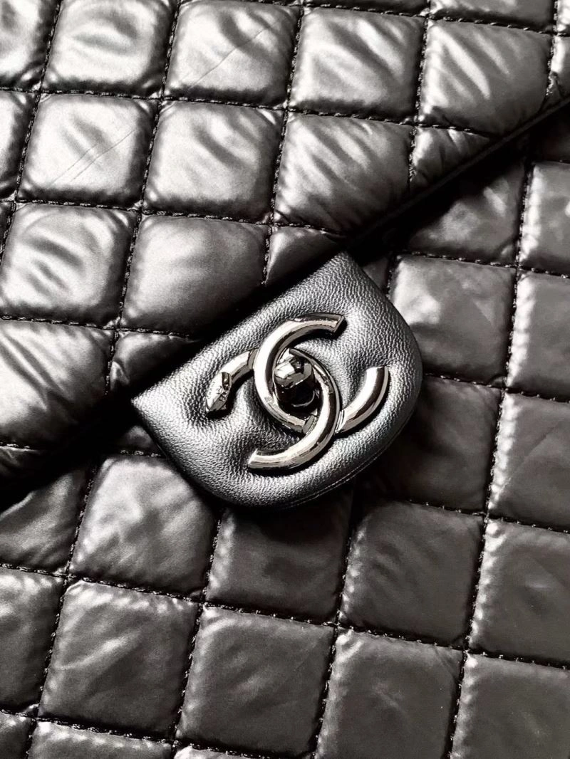 Chanel Suitcase Durable 69333