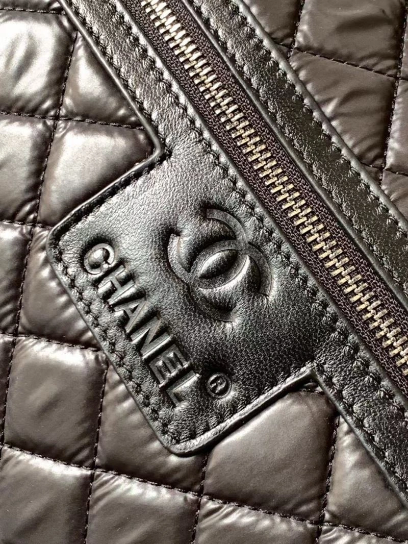 Reliable Chanel Suitcase 69382