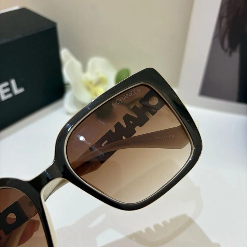 Chanel Sunglasses Unisex 278137
