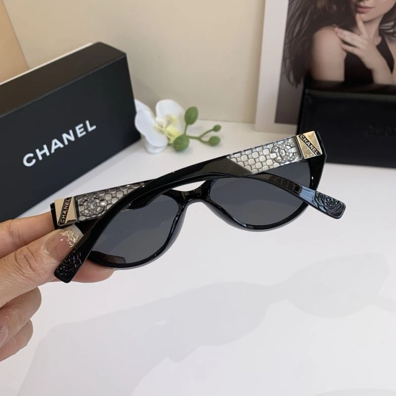 Chanel Sunglasses Resilient 278133