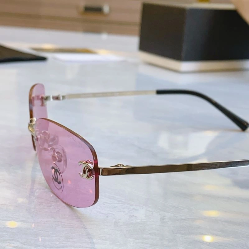 Versatile Chanel Sunglasses 278146