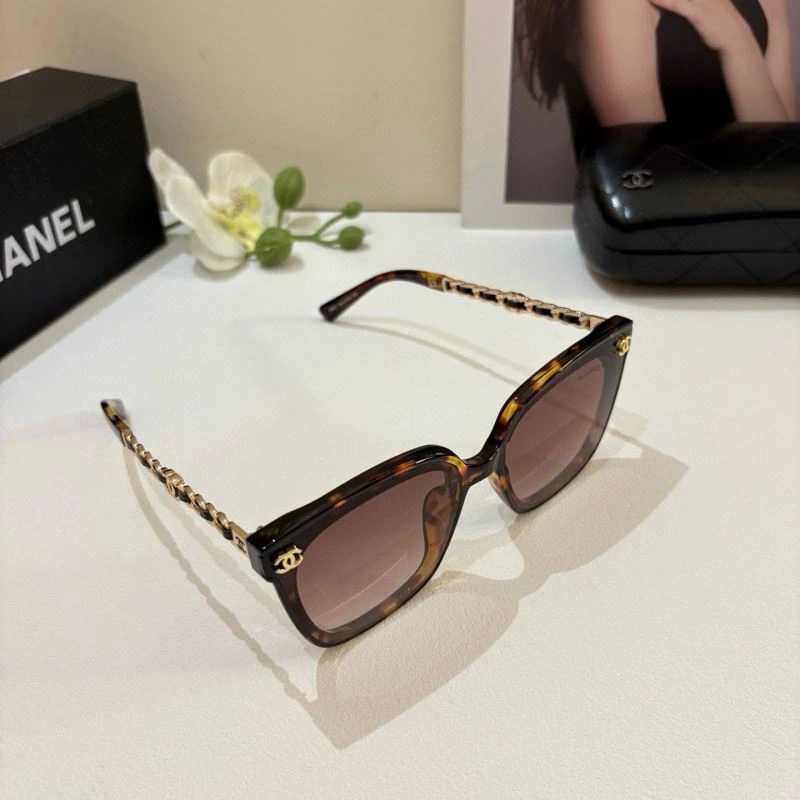 Minimalist Chanel Sunglasses 278135