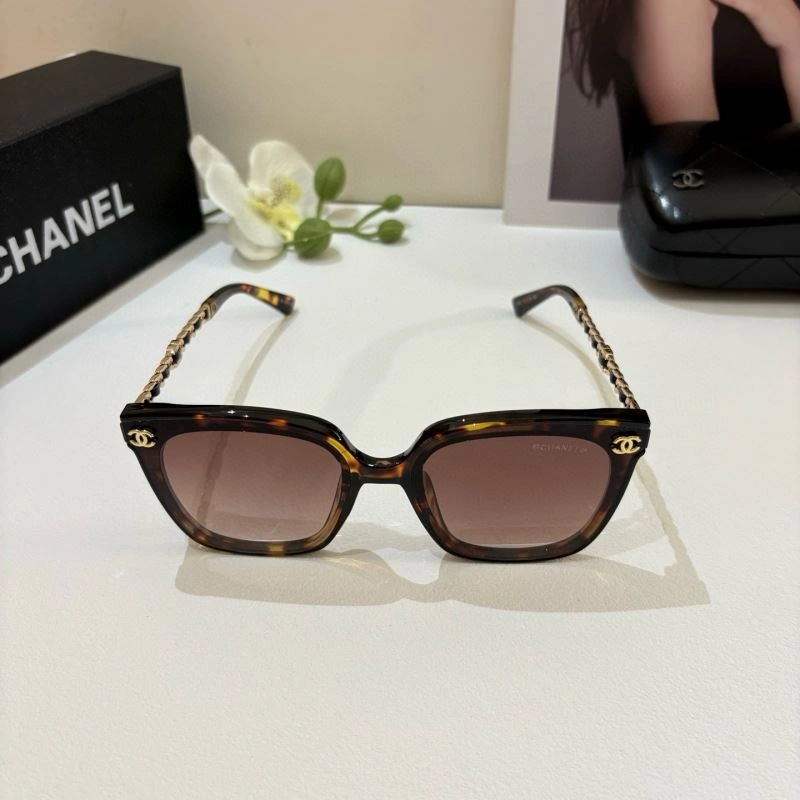 Minimalist Chanel Sunglasses 278135
