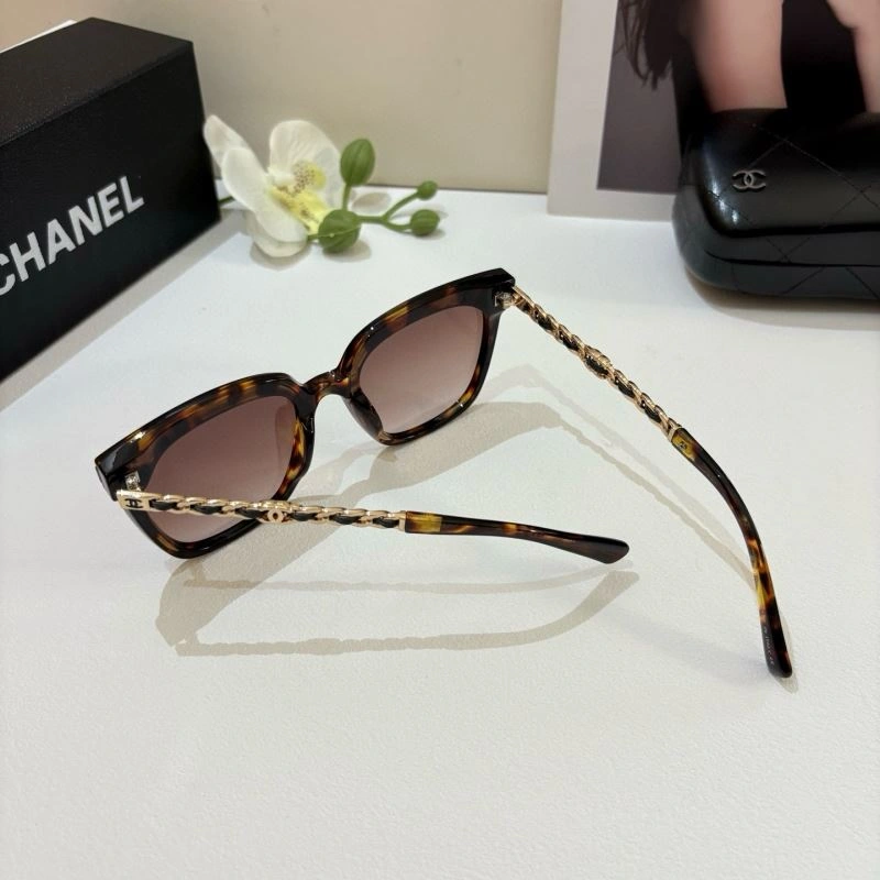 Minimalist Chanel Sunglasses 278135