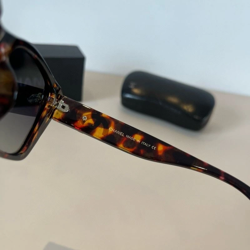 Chanel Sunglasses Compact 278129
