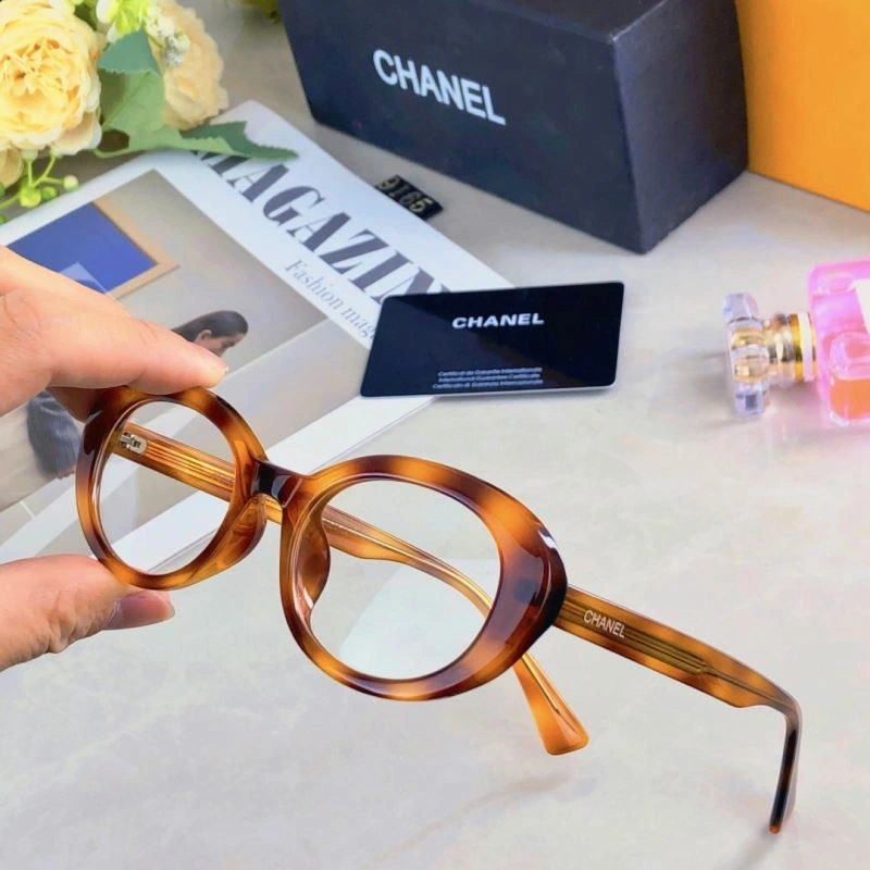 Bold Chanel Sunglasses 278124