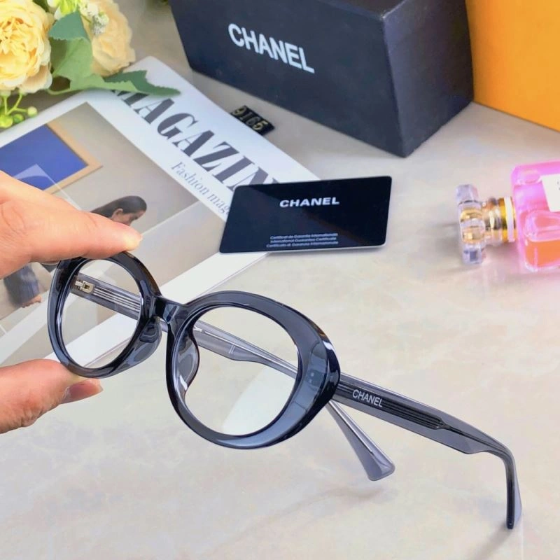Bold Chanel Sunglasses 278124