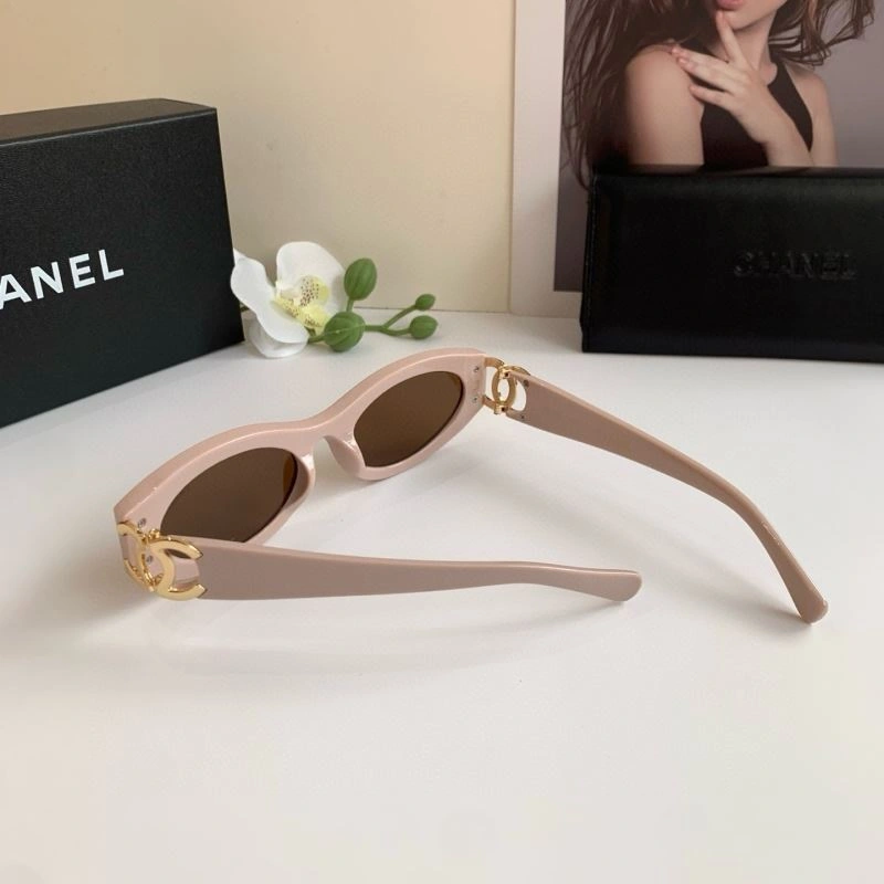 Lightweight Chanel Sunglasses 278098
