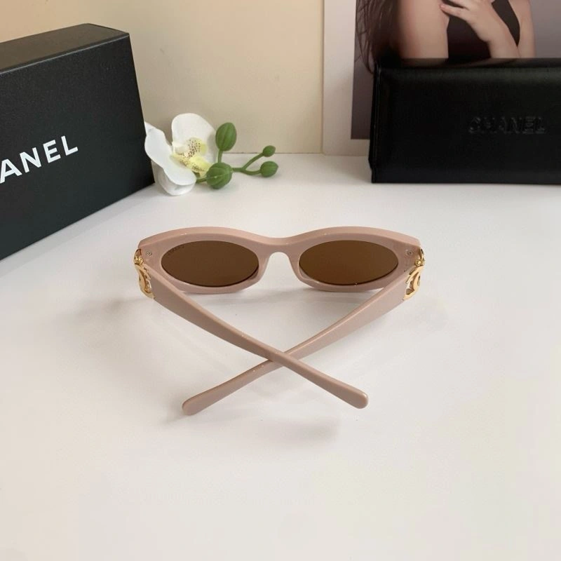 Lightweight Chanel Sunglasses 278098