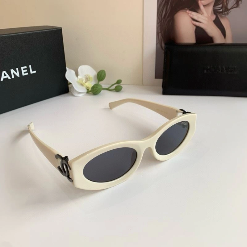 Flexible Chanel Sunglasses 278115