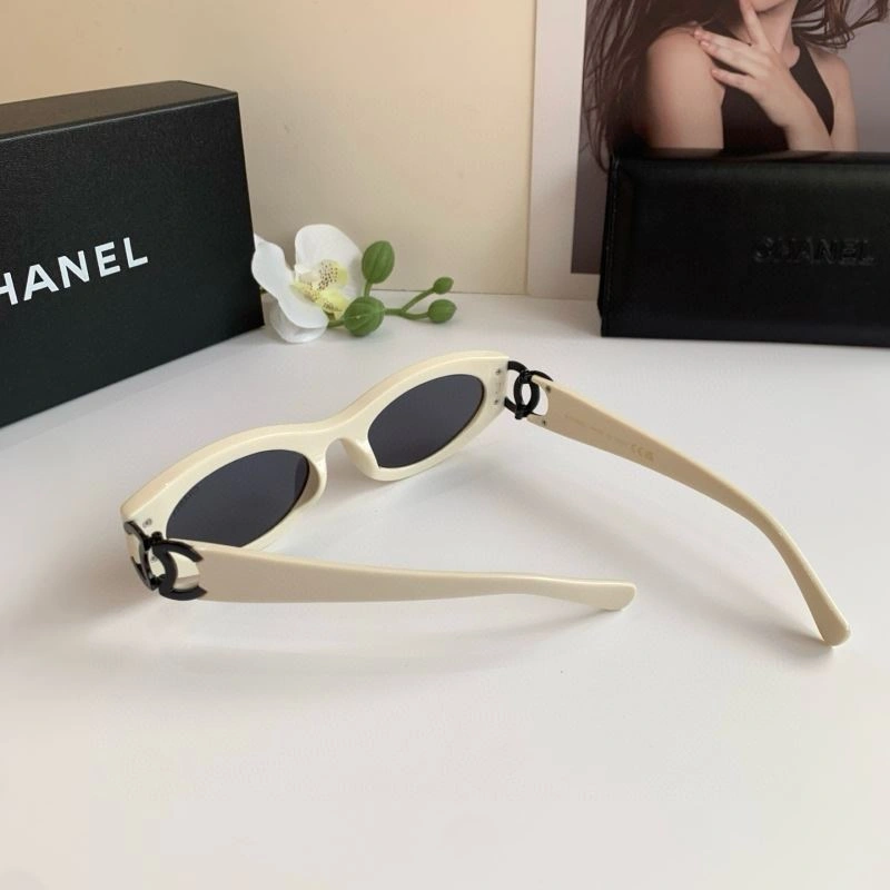 Flexible Chanel Sunglasses 278115