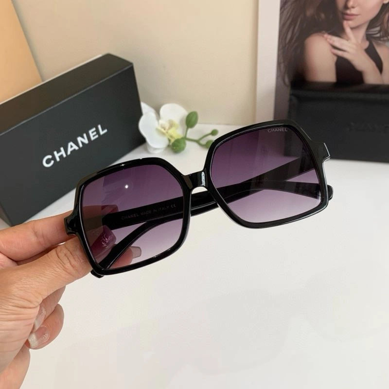 Chanel Sunglasses Minimalist 278111