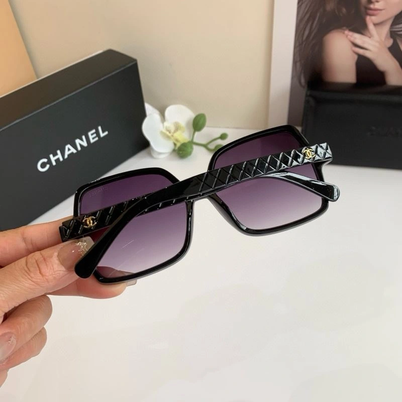 Chanel Sunglasses Minimalist 278111