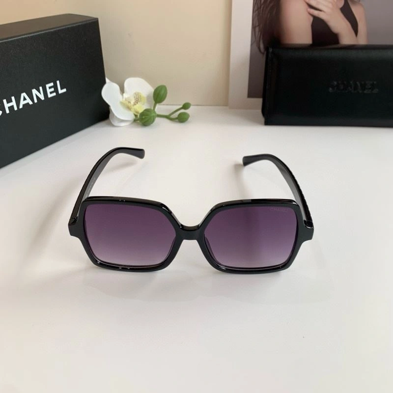 Chanel Sunglasses Minimalist 278111