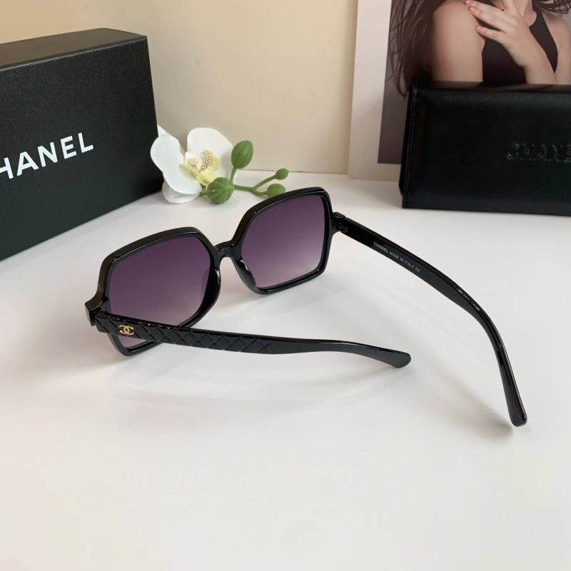Chanel Sunglasses Minimalist 278111