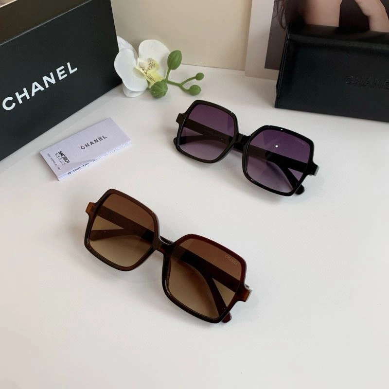 Chanel Sunglasses Minimalist 278111
