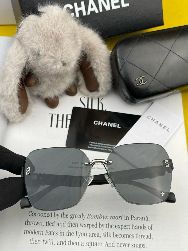 Bright Chanel Sunglasses 278123