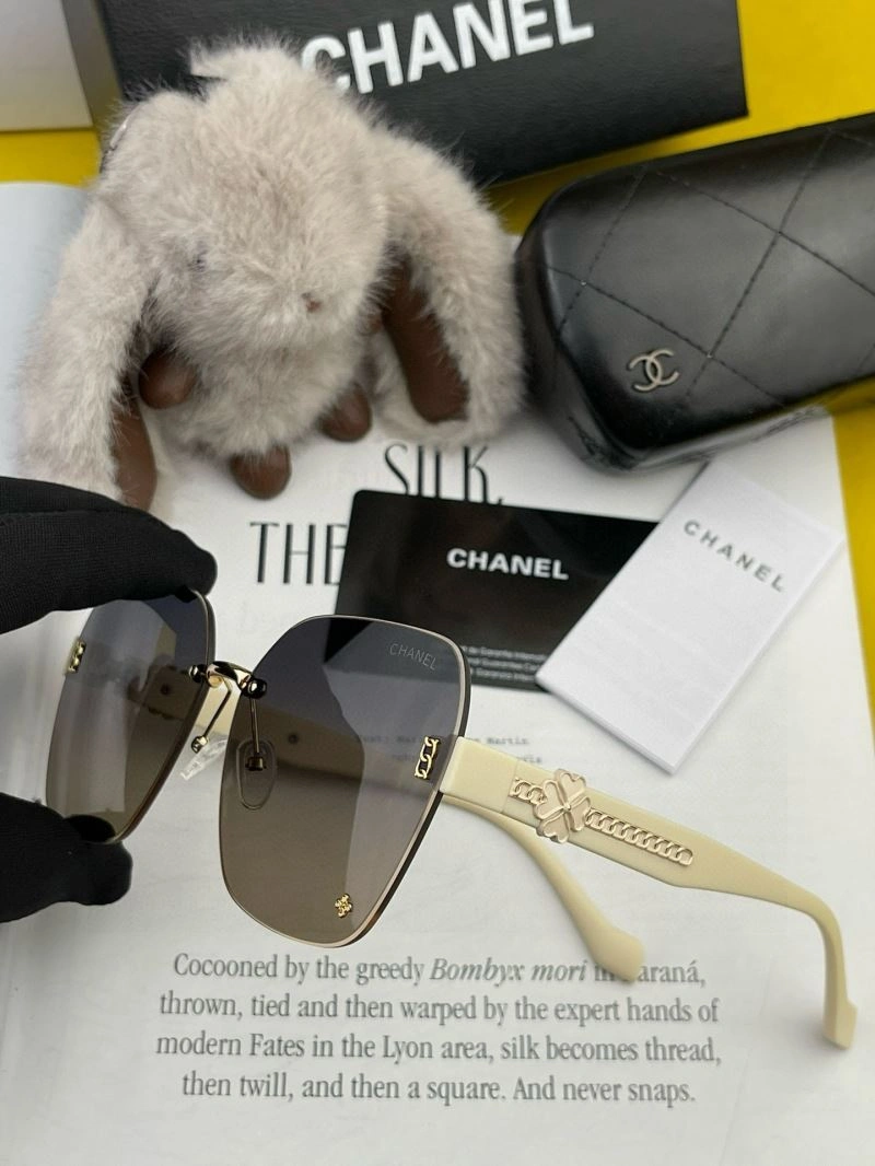 Bright Chanel Sunglasses 278123