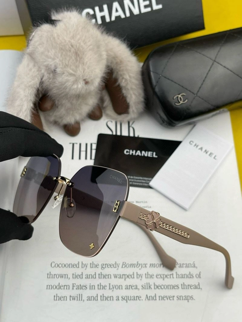 Bright Chanel Sunglasses 278123