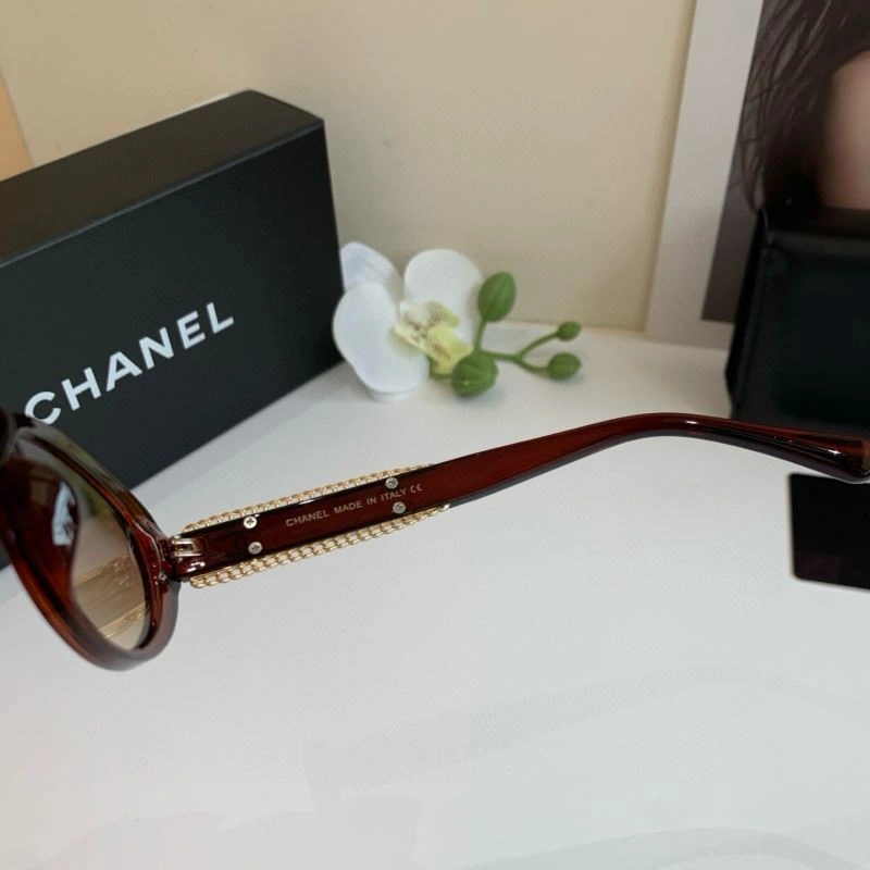 Casual Chanel Sunglasses 278102