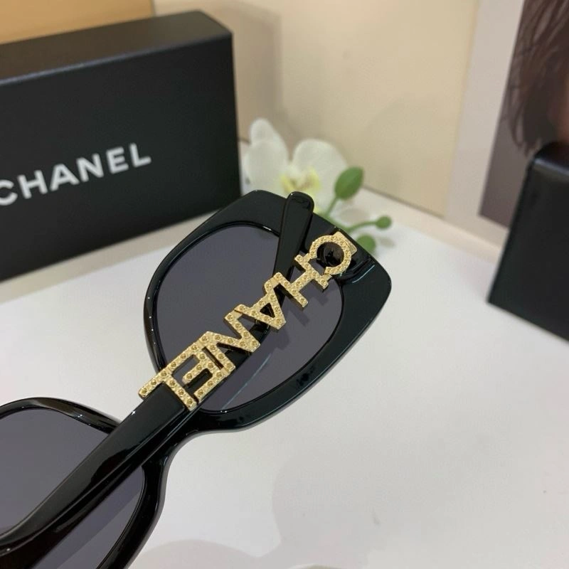 Flexible Chanel Sunglasses 278106