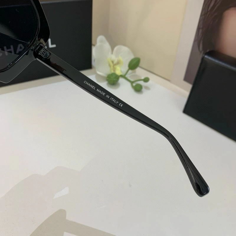 Flexible Chanel Sunglasses 278106