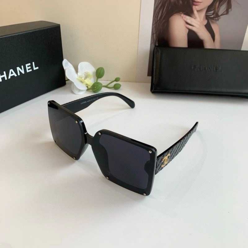 EyeCatching Chanel Sunglasses 278089
